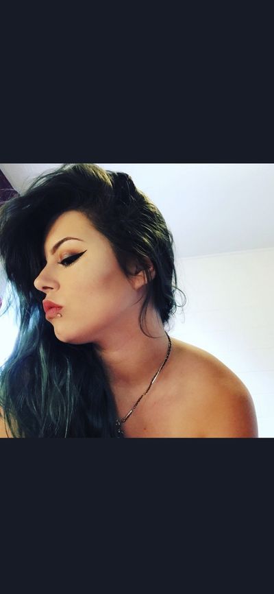 Britni Moonstone profile