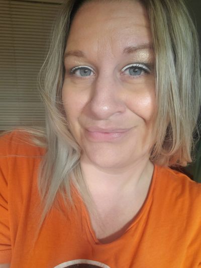 lovelyloreann profile