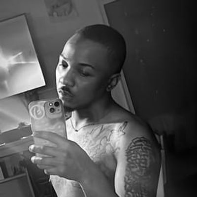 ineverwearshirts thumbnail