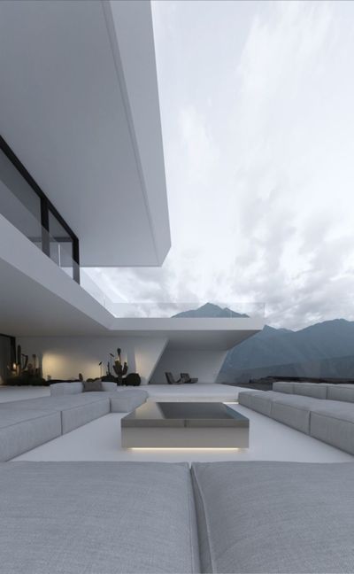 Queen Liz Alicia thumbnail