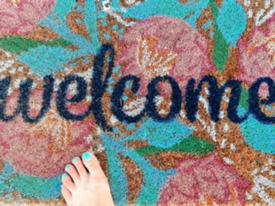 feet_thru_the_world thumbnail