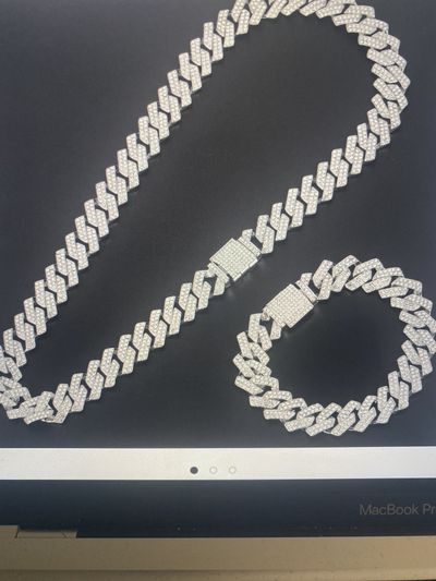 burgester1 thumbnail