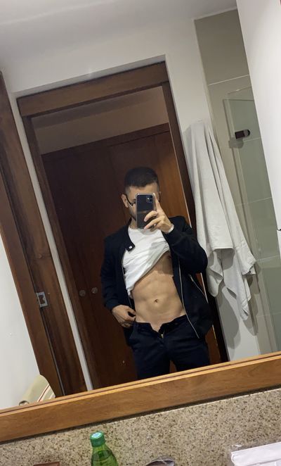 nakedisthefit profile