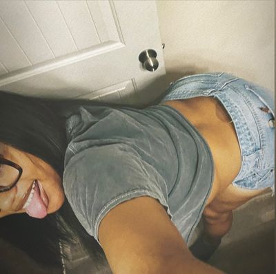 5’9 and Pretty Tits thumbnail