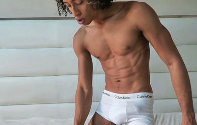 Myles Spears profile