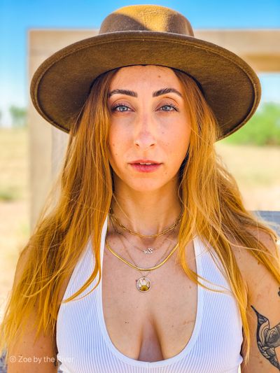 zoebytheriver profile