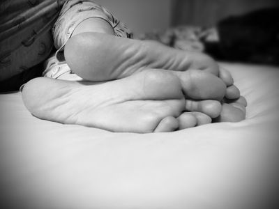 feet_ontheroad thumbnail