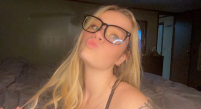 sneekpeeklee thumbnail