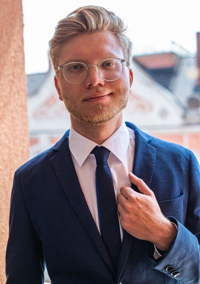 XxXL-Student profile