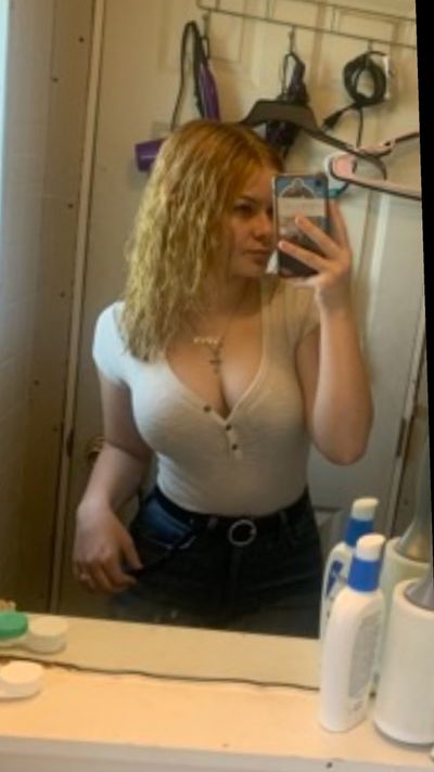 Lilly Aurora profile