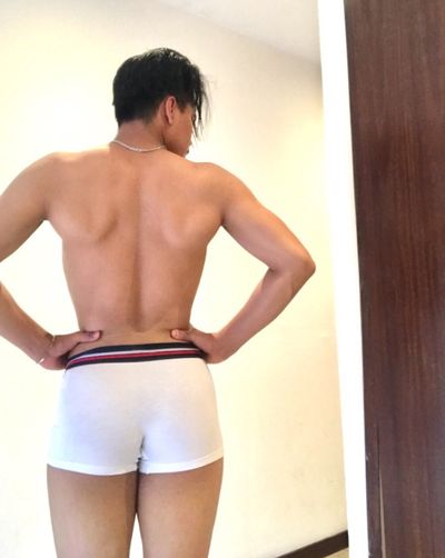 leinadselarom profile