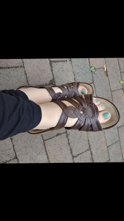 farrahsfabfeet thumbnail