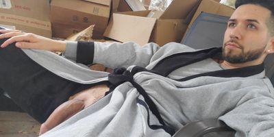 u168897301 thumbnail