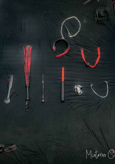 femdom.couple thumbnail