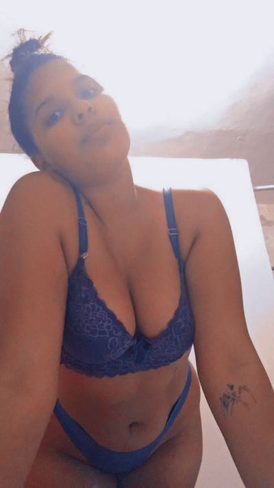 Carolin 😈 thumbnail