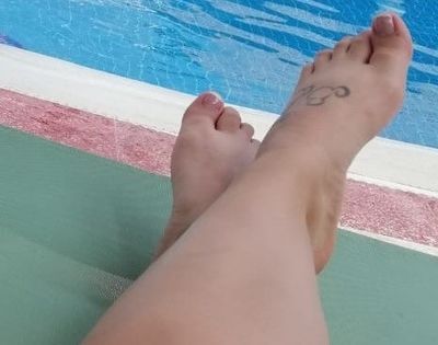 Lu_feet 🌙👣 profile