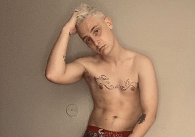 johnnystrokes71 profile