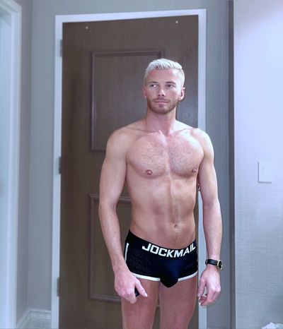 adultmalemodels profile