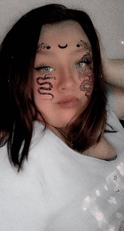 queenemiyrosee profile