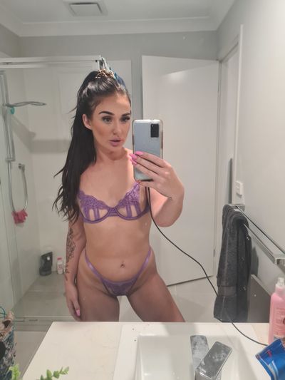 laurabaker25 profile
