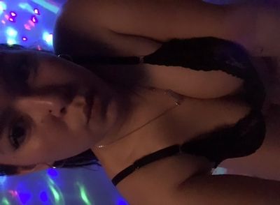 baddwomenn thumbnail