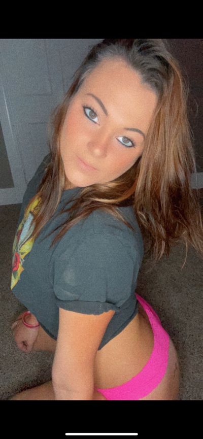 naughtyyhousewife profile