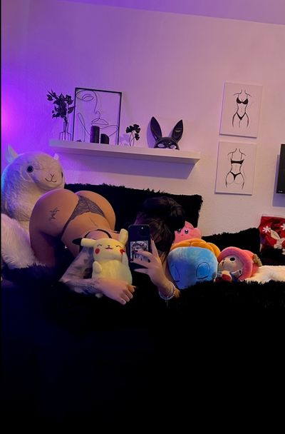 emiliajolie thumbnail