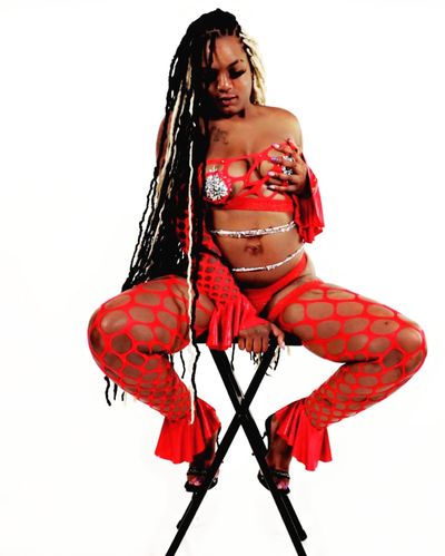 coralinecabaret profile