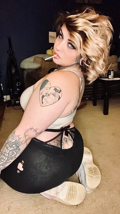 oneweirdwitch profile