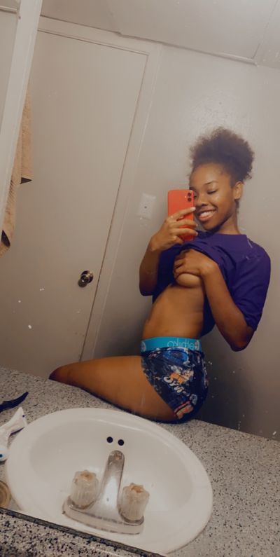 Miss Petitee profile