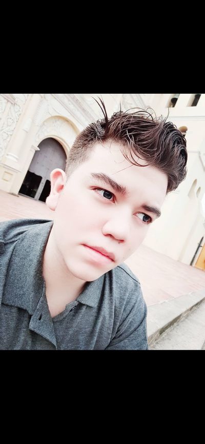 Dennis Medina profile