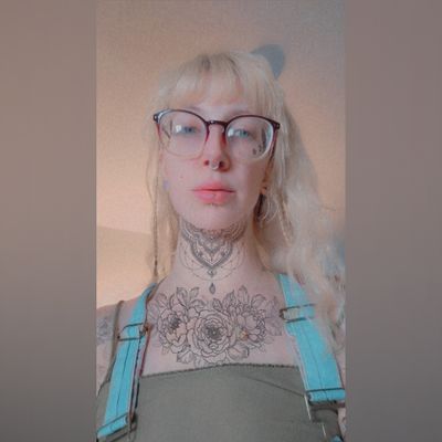 a_viviannaivory profile