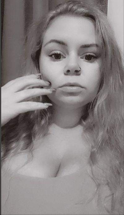 Lactating Queen 👸 👑 profile