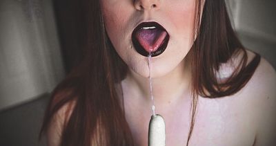 hollywannacracker thumbnail