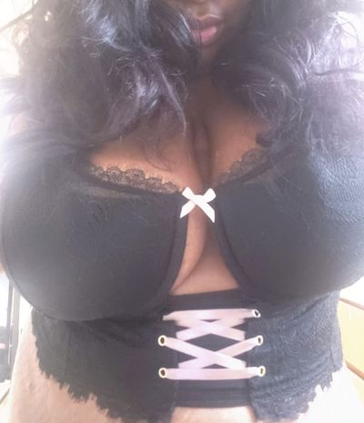 boredhornyhousewife profile