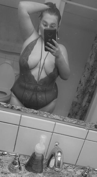 curvybaby711 profile