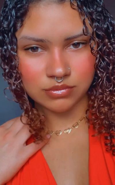 mikaoliveiira profile