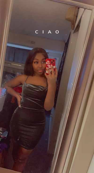 nikkiclairej profile