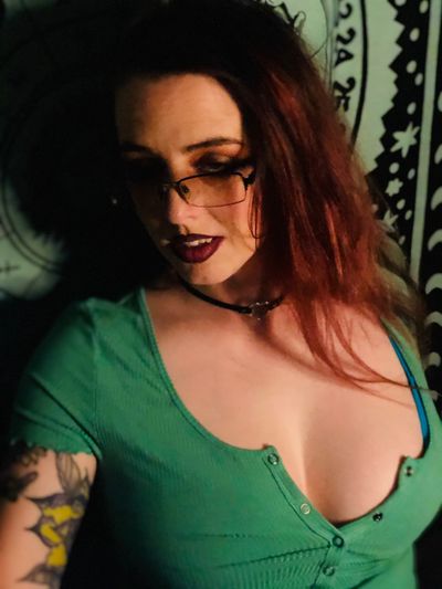 halloweenhotty thumbnail