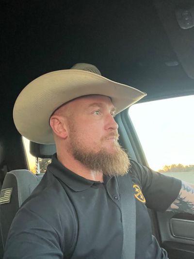 bluecollarcityworker ( Liam Irish) profile