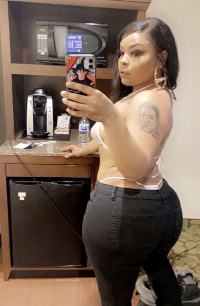 monetxxxcurves thumbnail